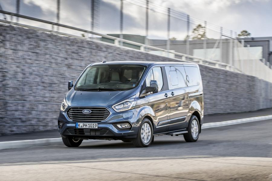  Ford Tourneo Custom PHEV 2019 года  (WW) (фото 12 из 39)